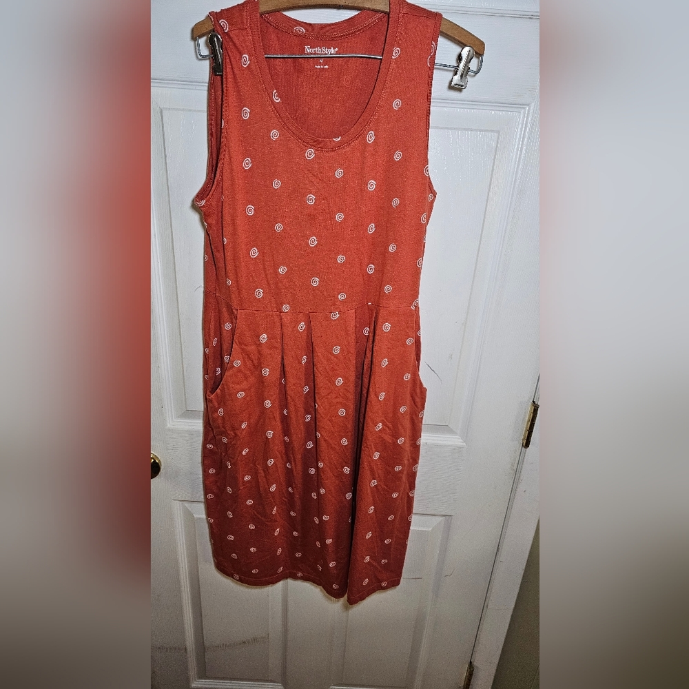 North Style Fit and Flare dress with pockets size M